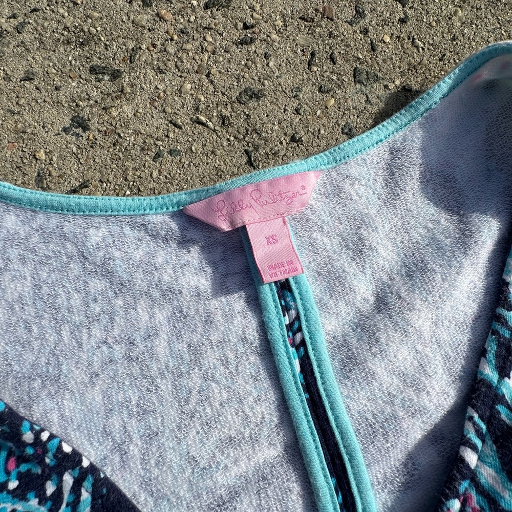 XS Lilly Pulitzer dress in Good Reef print - Picture 2 of 6